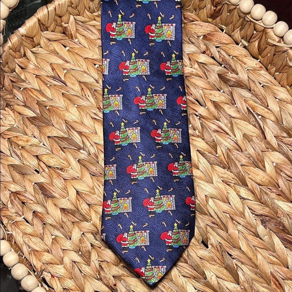 Holiday Santa Patterned Tie in Navy